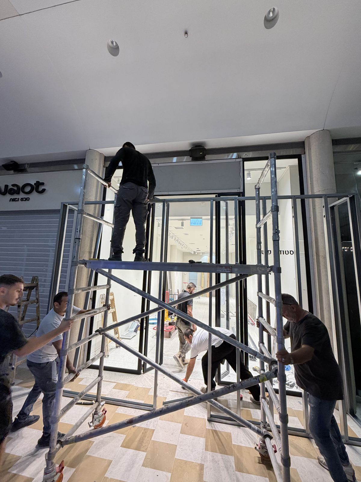 שיפוץ חנות קניון מודיעין אופטרה קוסמטיקה, פרויקט של קבוצת אלול